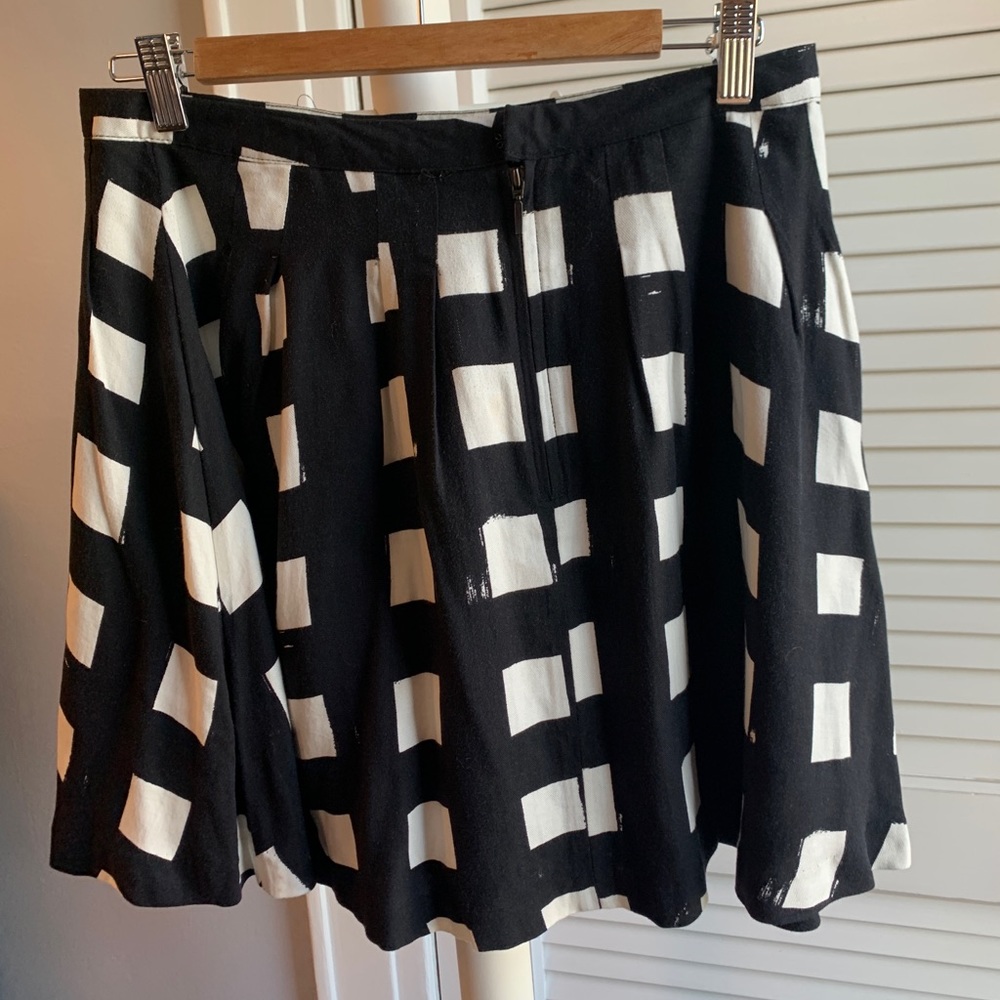 Gap- Black & White Checkered Skirt